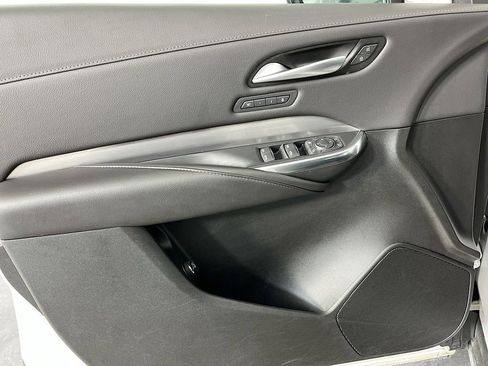 Used 2024 Cadillac XT4 Premium Luxury image 25