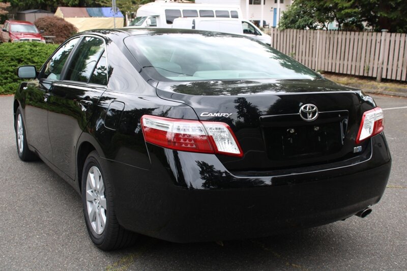 Used 2009 Toyota Camry Hybrid w/ Upgrade Pkg w/ Navigation FWD image 4