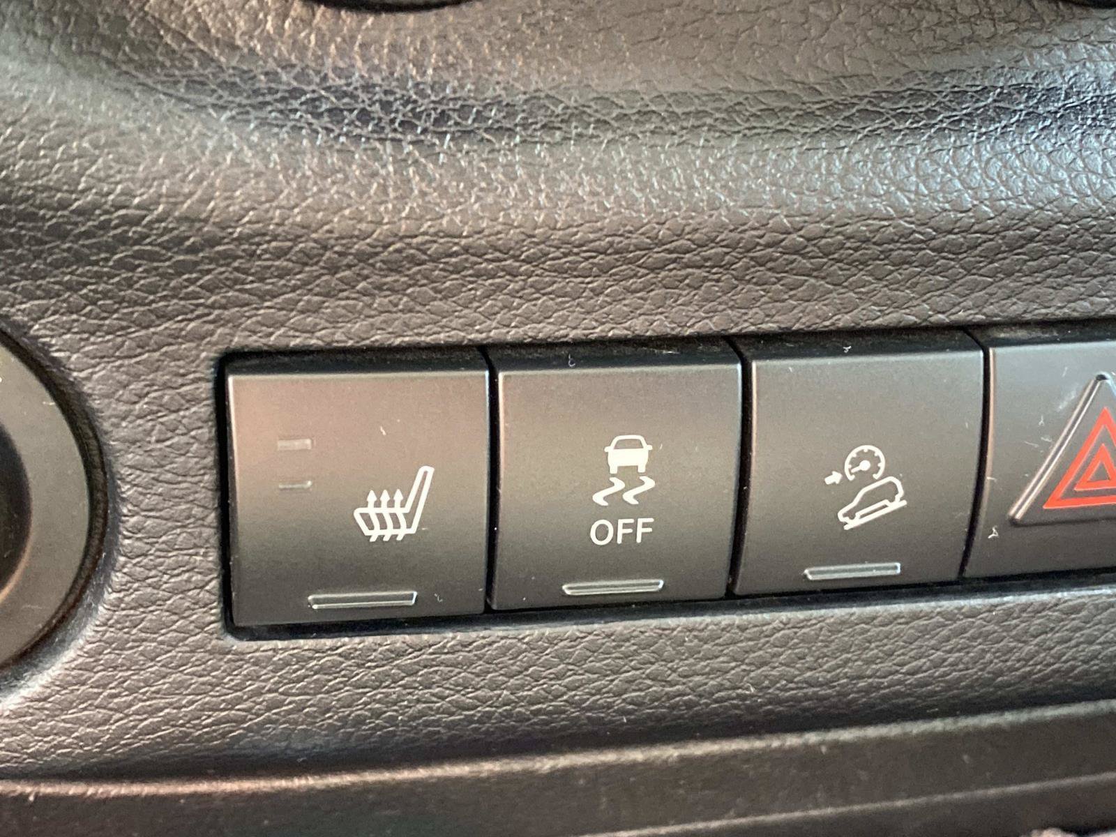 Used 2013 Jeep Wrangler Unlimited Sahara w/ Connectivity Group AWD/4WD image 30