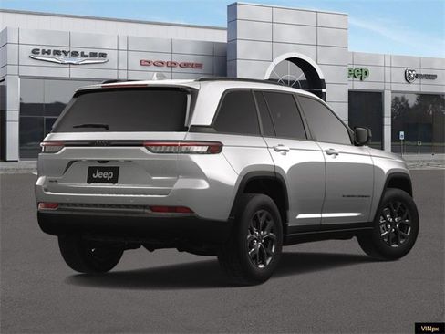 New 2025 Jeep Grand Cherokee Altitude image 7