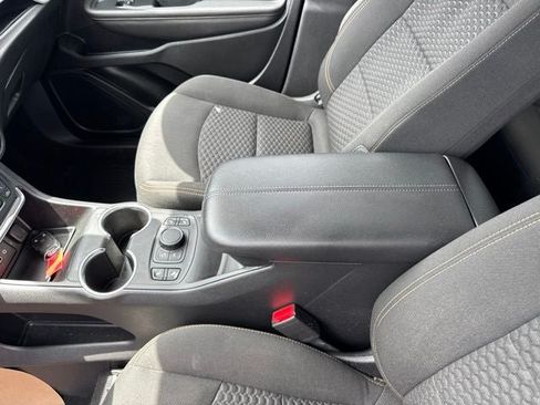 Used 2020 GMC Terrain SLE w/ Driver Convenience Package FWD image 16