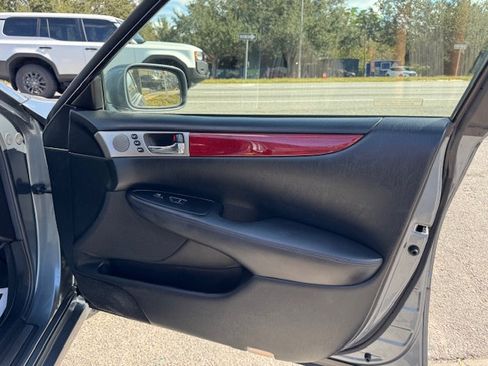 Used 2005 Lexus ES 330 Sedan image 15