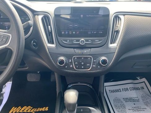 Used 2023 Chevrolet Malibu LT image 16