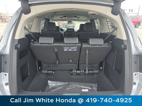 New 2026 Honda Odyssey Touring image 18
