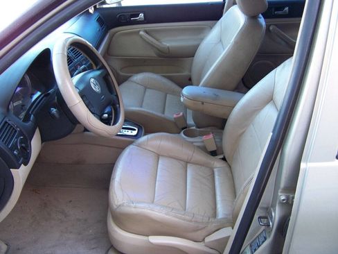 Used 2005 Volkswagen Jetta GLS image 9