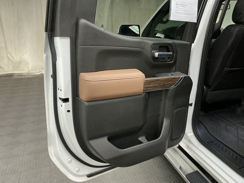 Used 2021 Chevrolet Silverado 1500 High Country w/ Safety Package II AWD/4WD image 30