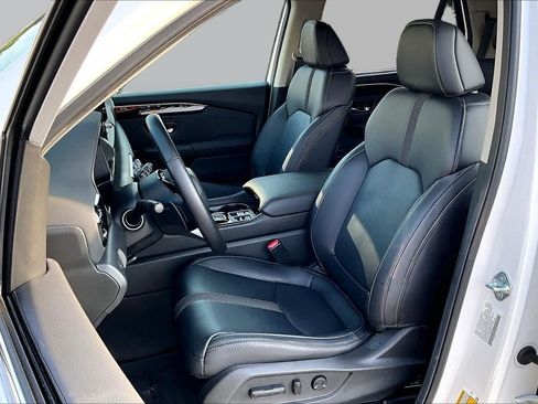 Certified 2025 Honda Pilot EX-L image 8