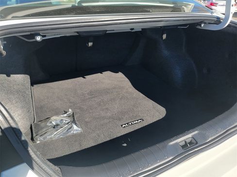 Used 2024 Nissan Altima 2.5 SR image 18