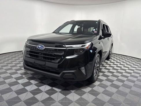 Used 2025 Subaru Forester Touring image 1