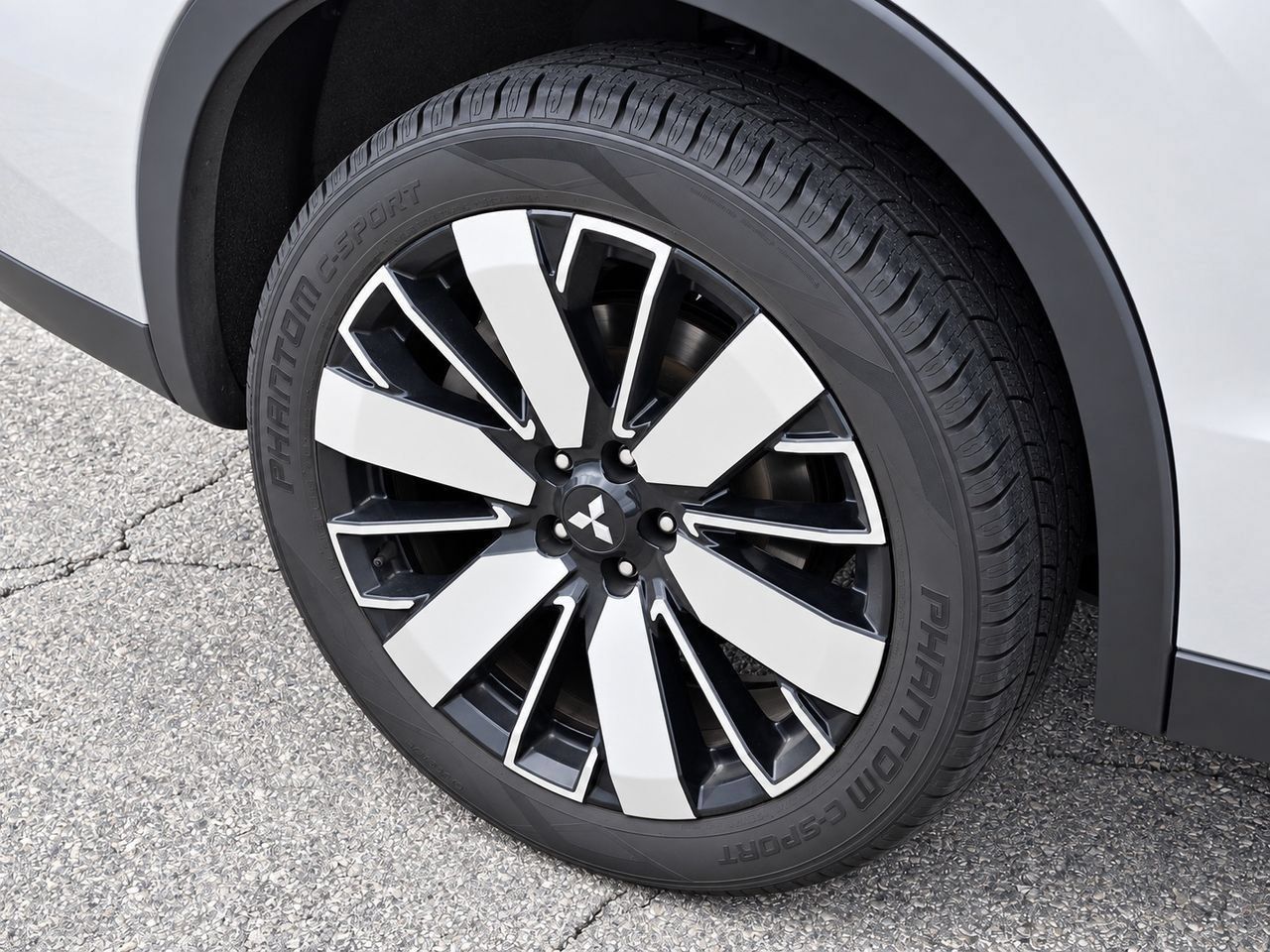 Used 2025 Mitsubishi Outlander SE AWD/4WD image 10
