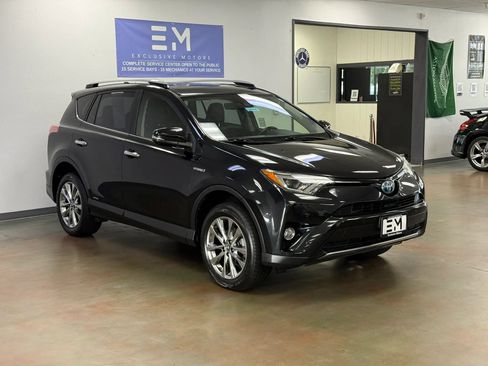 Used 2017 Toyota RAV4 Limited w/ Carpet Mat Package AWD/4WD image 2