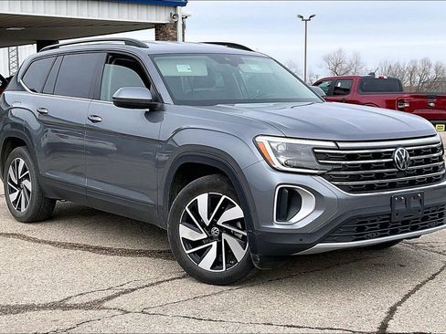 Used 2024 Volkswagen Atlas SE image 1