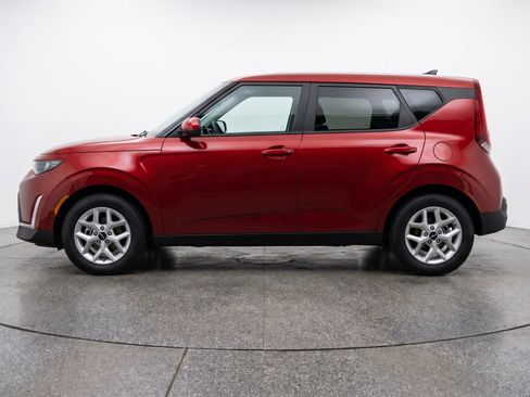 Used 2025 Kia Soul LX w/ LX Technology Package FWD image 5