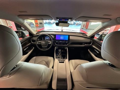 Certified 2024 Toyota Grand Highlander AWD image 12
