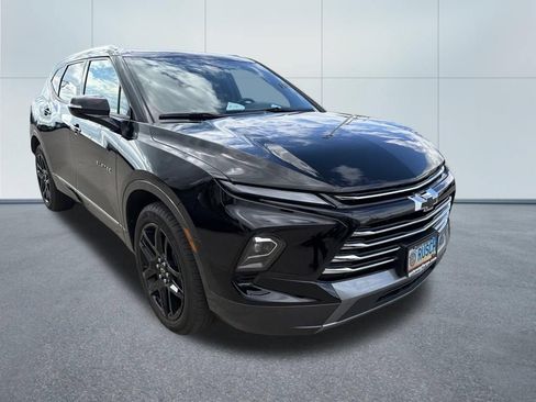 Used 2025 Chevrolet Blazer Premier w/ Enhanced Convenience Package AWD/4WD image 2