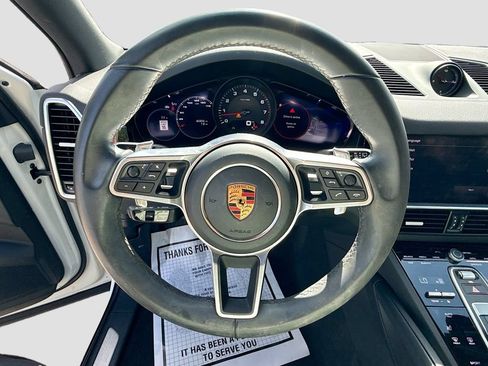 Used 2023 Porsche Cayenne AWD/4WD image 12