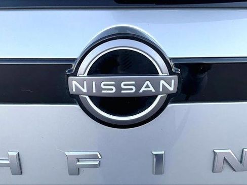 Certified 2025 Nissan Pathfinder SV image 29