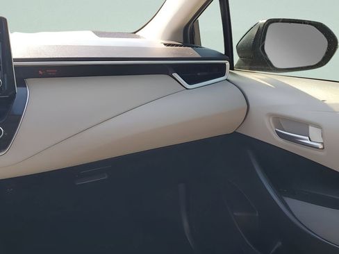 Used 2021 Toyota Corolla LE w/ LE Premium Package image 26