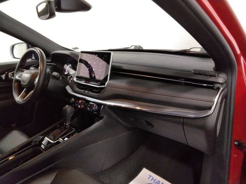 Used 2022 Jeep Compass Limited image 40