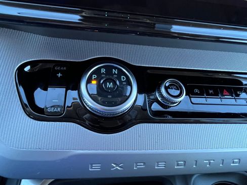 New 2026 Ford Expedition Active image 11