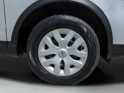 Used 2020 Nissan Rogue Sport S image 10