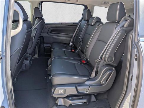 New 2026 Honda Odyssey Touring image 17