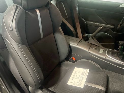 Used 2025 Toyota GR86 Premium w/ Performance Package RWD image 24
