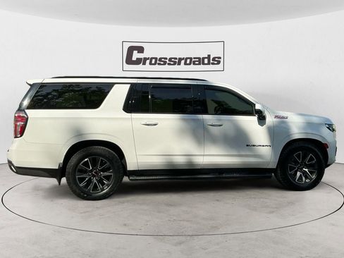Used 2022 Chevrolet Suburban Z71 w/ Z71 Off-Road Package AWD/4WD image 6