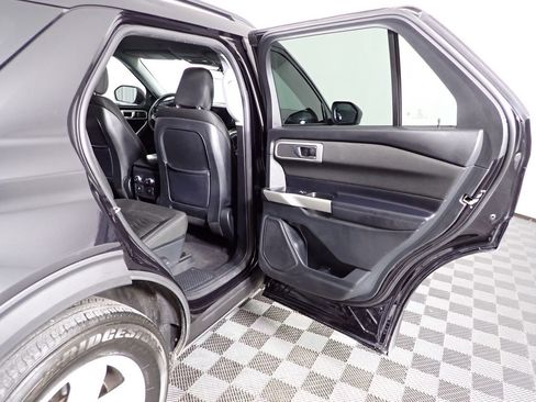 Used 2020 Ford Explorer XLT w/ Comfort Package image 24