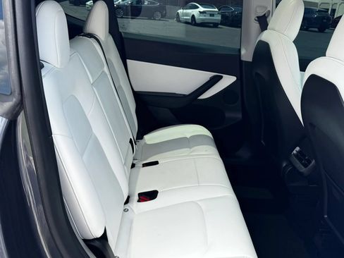 Used 2021 Tesla Model Y Long Range AWD/4WD image 8