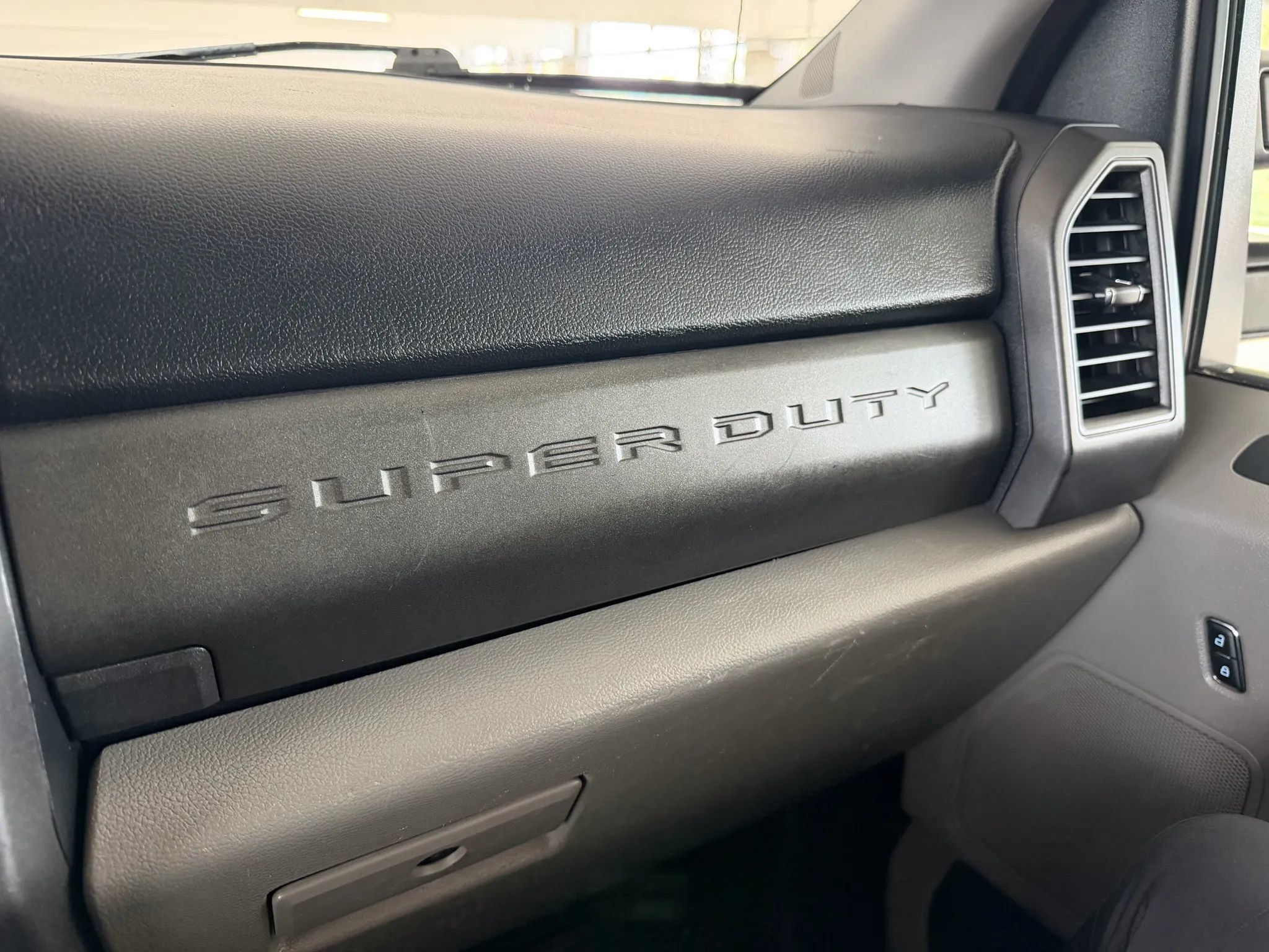 Used 2019 Ford F550 4x4 Regular Cab Super Duty image 22
