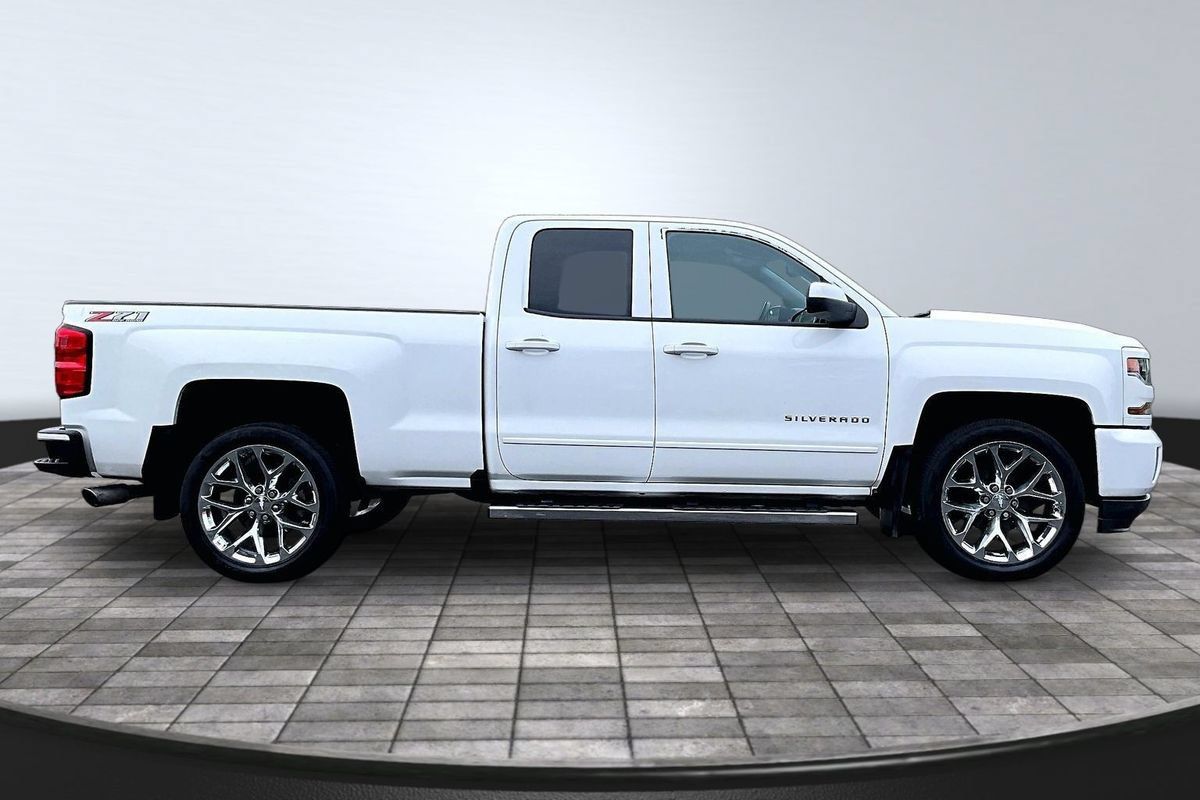 Used 2019 Chevrolet Silverado 1500 LT w/ All Star Edition AWD/4WD image 8