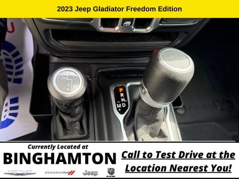 Used 2023 Jeep Gladiator Sport AWD/4WD image 25