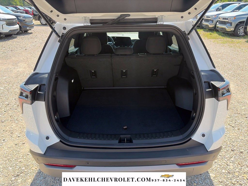 Used 2025 Chevrolet Equinox LT AWD/4WD image 27