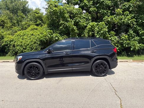 Used 2020 GMC Terrain SLE w/ Driver Convenience Package FWD image 2