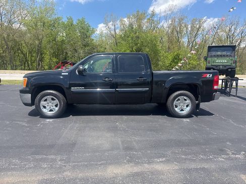 Used 2010 GMC Sierra 1500 SLT w/ All-Terrain Package AWD/4WD image 5