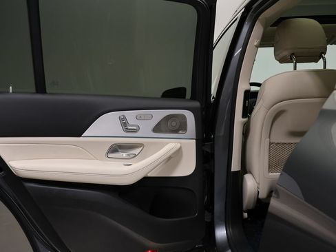 Certified 2023 Mercedes-Benz GLS 450 4MATIC image 41