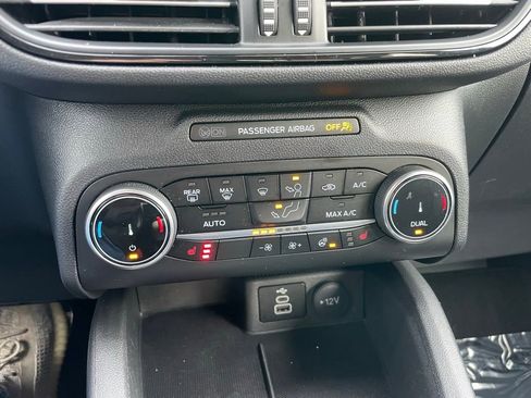 Used 2024 Ford Escape ST-Line image 13