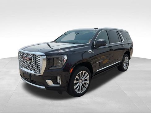 Used 2024 GMC Yukon Denali AWD/4WD image 4
