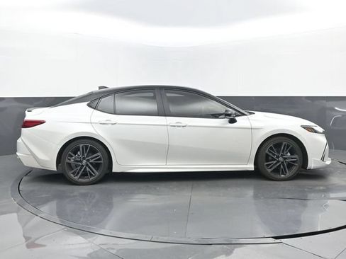 Used 2025 Toyota Camry XSE FWD image 2
