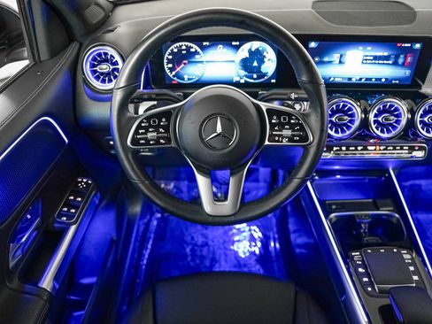 Certified 2022 Mercedes-Benz GLB 250 w/ Premium Package Lite image 15