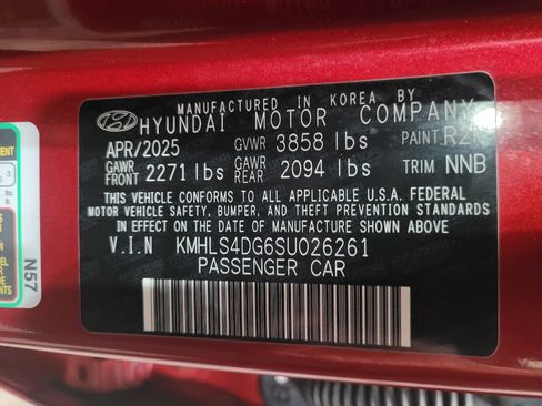 Used 2025 Hyundai Elantra SEL FWD image 33