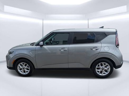 Used 2023 Kia Soul LX w/ Option Group 015 FWD image 6