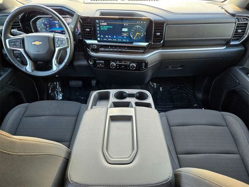 Used 2024 Chevrolet Silverado 2500 LT image 9