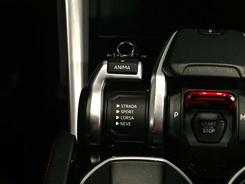 Used 2019 Lamborghini Urus image 38