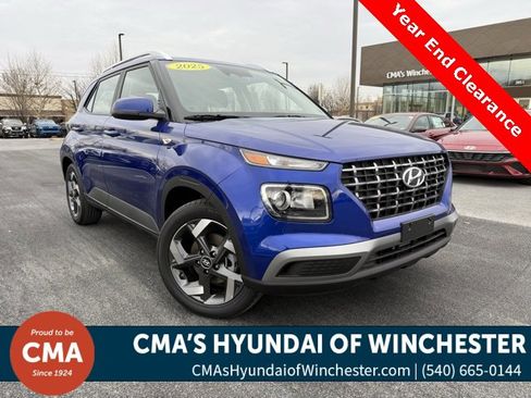 New 2025 Hyundai Venue SEL image 1