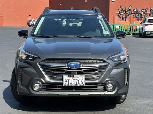Used 2025 Subaru Outback Premium image 6