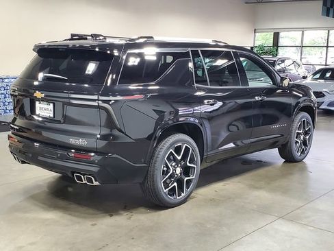 New 2025 Chevrolet Traverse High Country FWD image 4