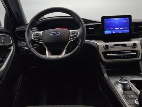 Used 2020 Ford Explorer XLT w/ Comfort Package AWD/4WD image 22