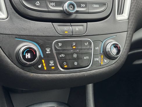 Used 2023 Chevrolet Malibu LT FWD image 19